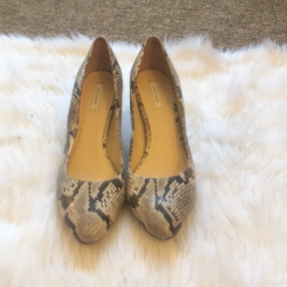 Cole Haan Snakeskin Heels Size 9 - Picture 2 of 6